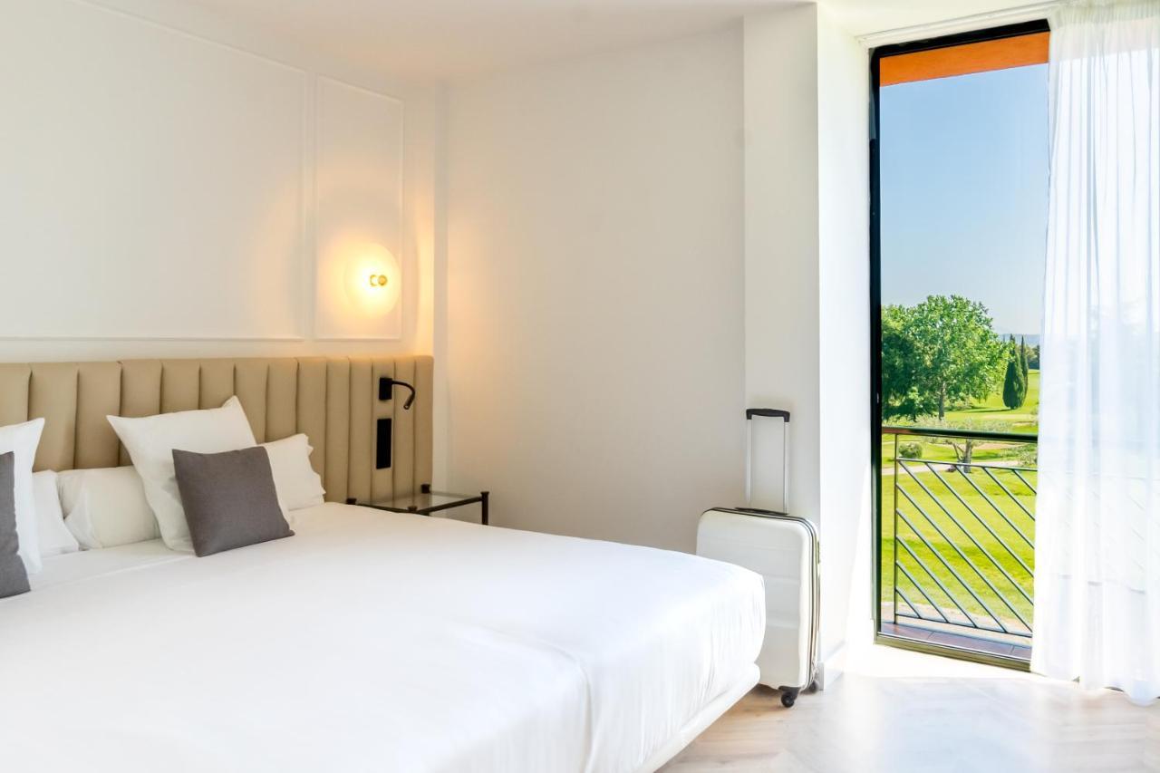 Hotel Torremirona Golf & Spa Navata Kültér fotó