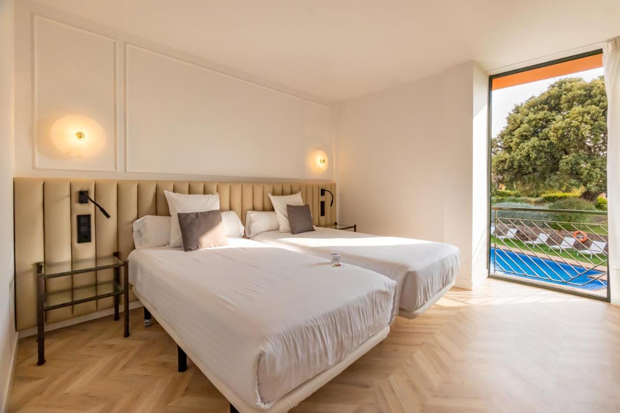 Hotel Torremirona Golf & Spa Navata Kültér fotó