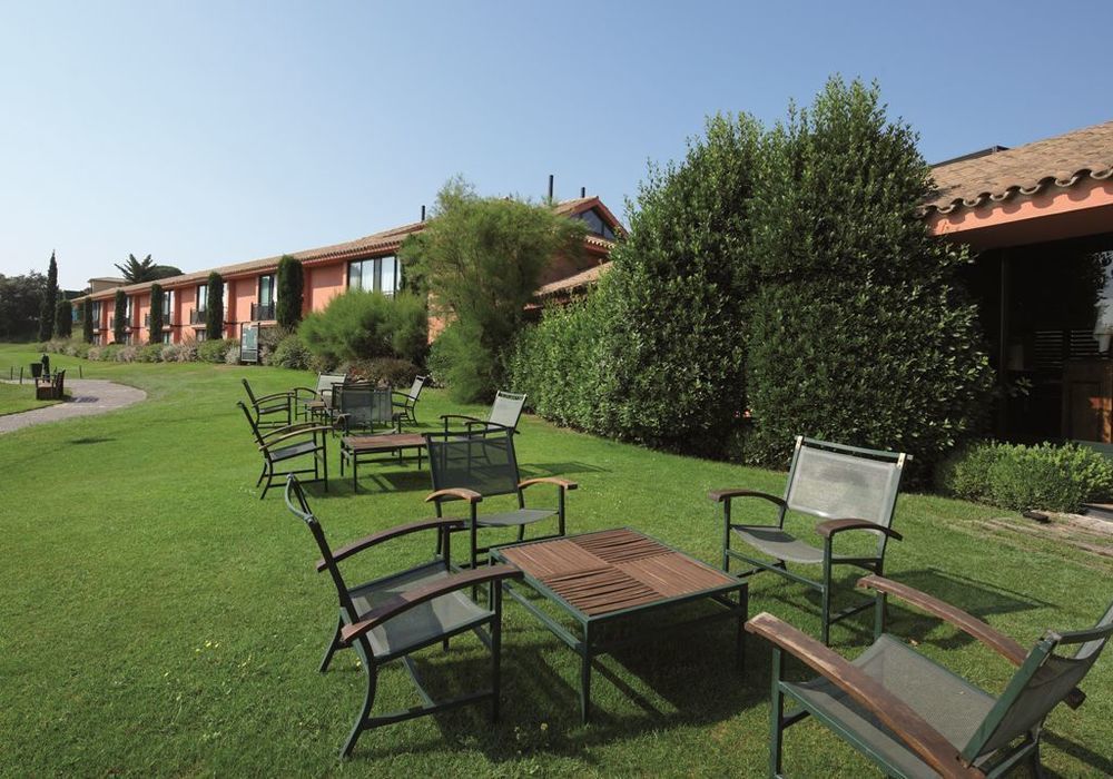 Hotel Torremirona Golf & Spa Navata Kültér fotó